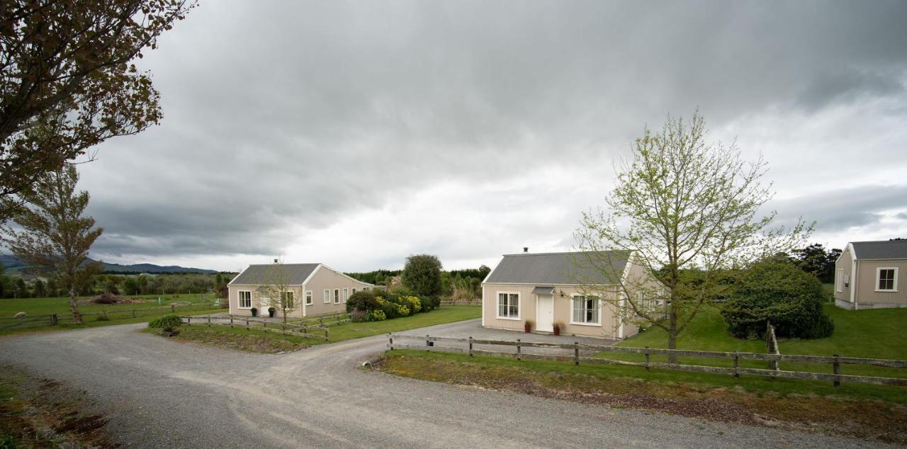 Brackenridge Country Retreat & Spa Martinborough Bagian luar foto
