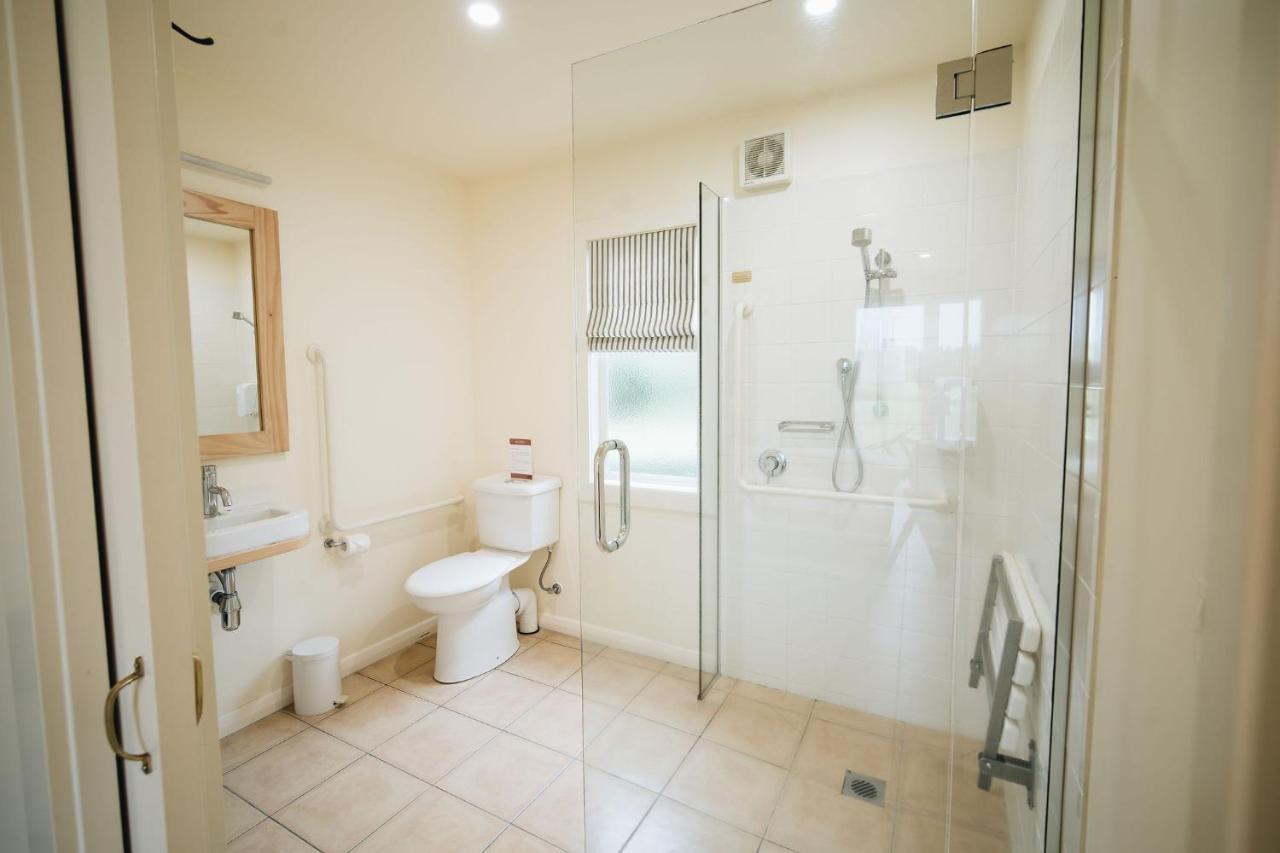 Brackenridge Country Retreat & Spa Martinborough Bagian luar foto