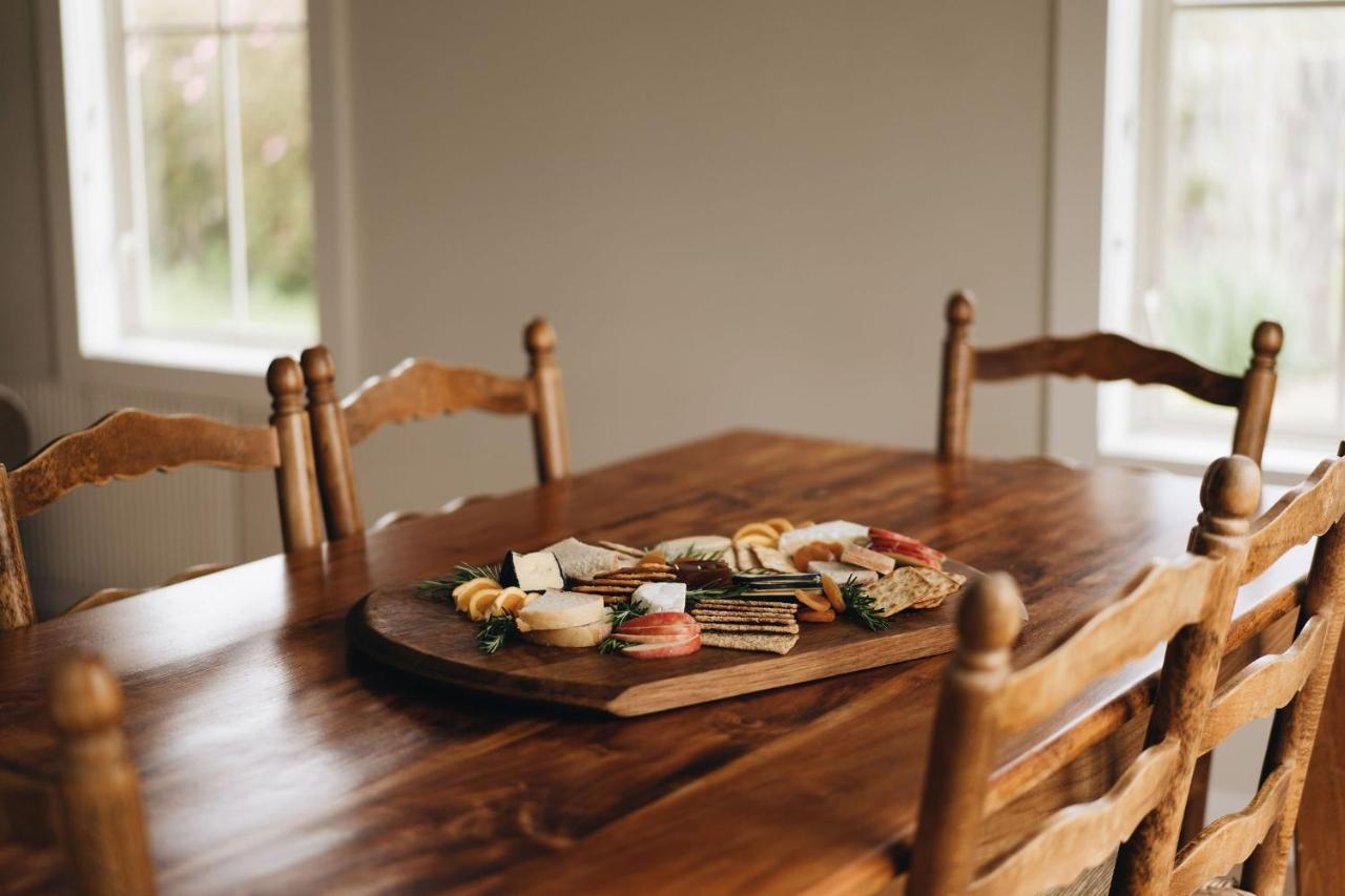 Brackenridge Country Retreat & Spa Martinborough Bagian luar foto