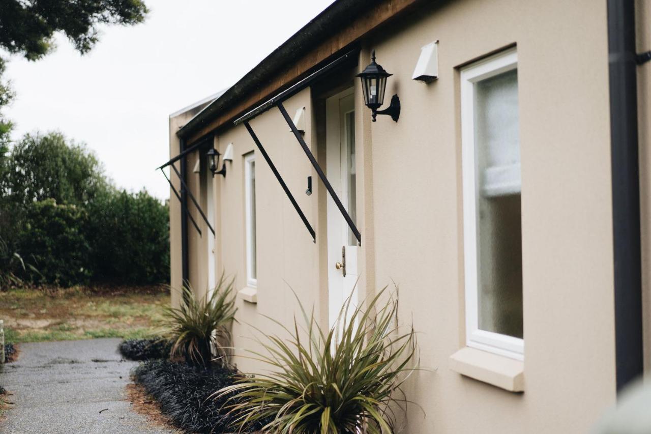 Brackenridge Country Retreat & Spa Martinborough Bagian luar foto