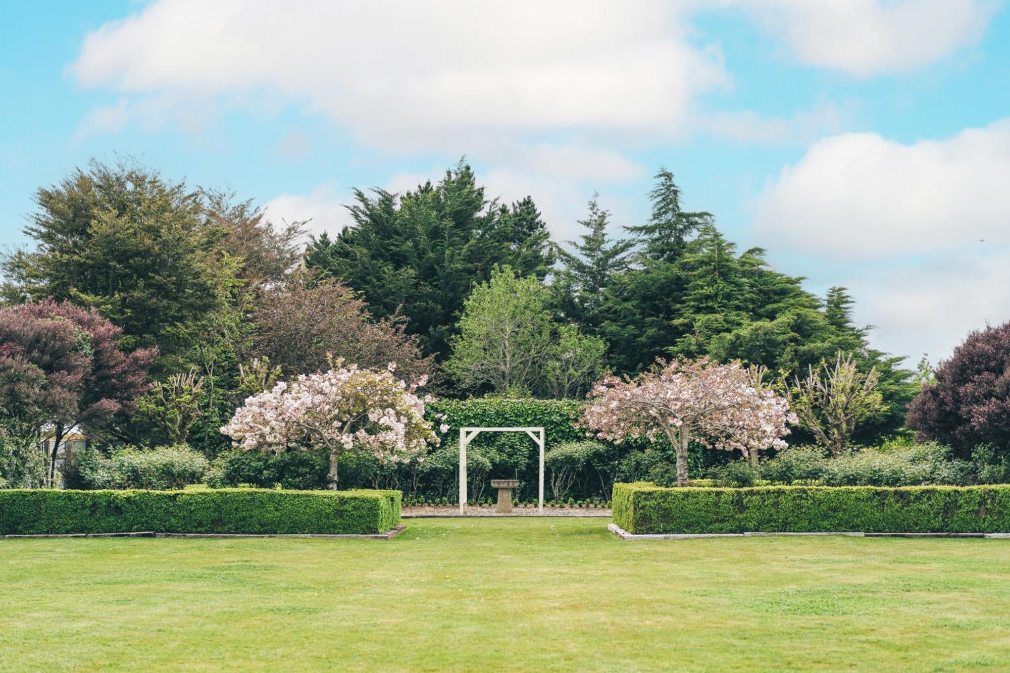 Brackenridge Country Retreat & Spa Martinborough Bagian luar foto