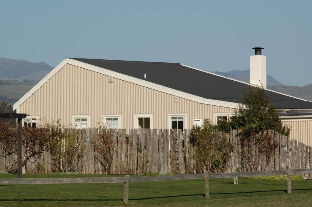 Brackenridge Country Retreat & Spa Martinborough Bagian luar foto
